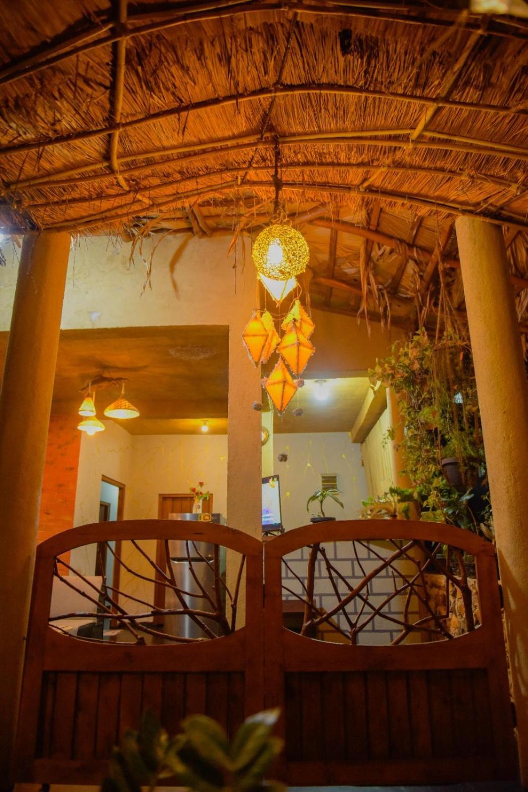 Отель Ella Brown House Экстерьер фото